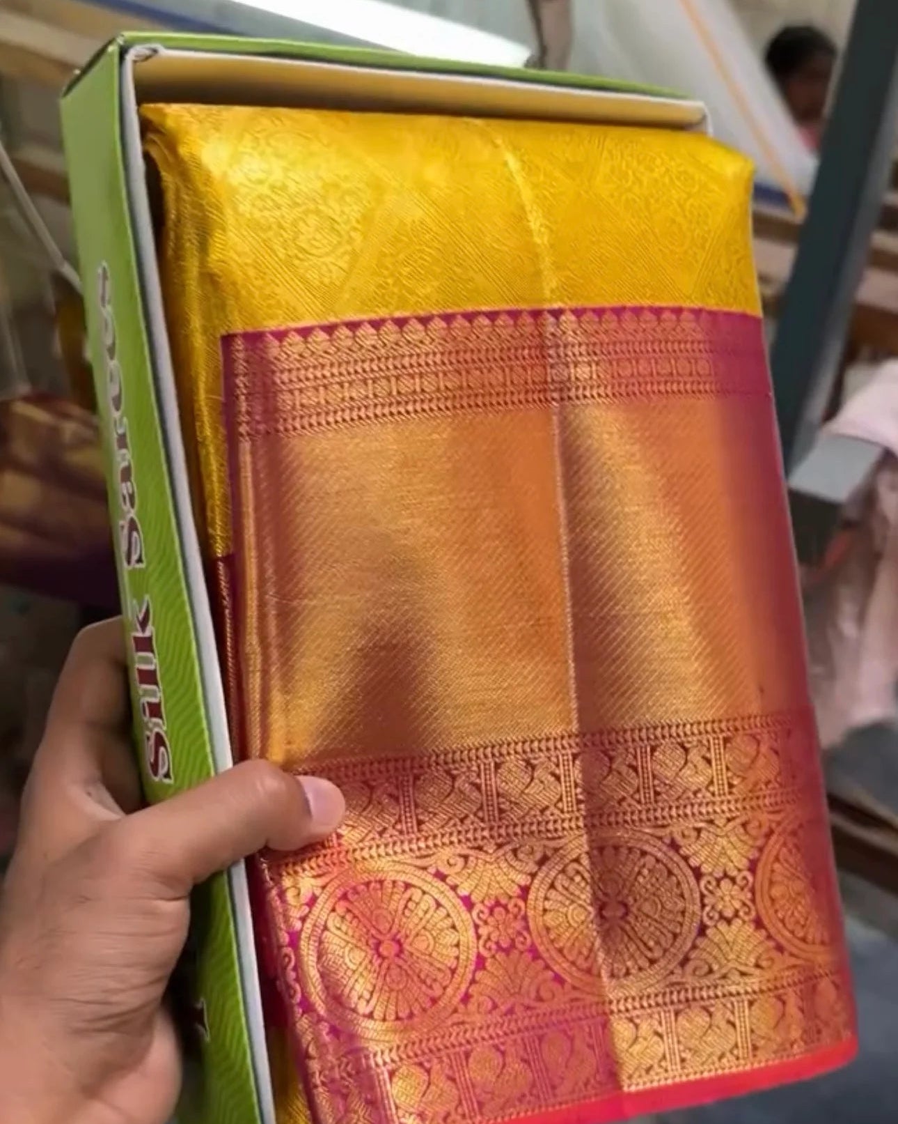 kanchipuram saree 
