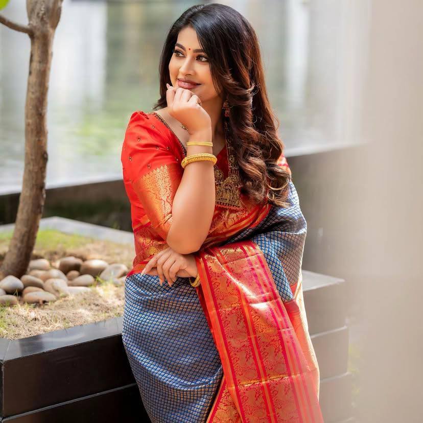 Lightweight Lichi Silk Banarasi Wedding Saree for Festive Wear