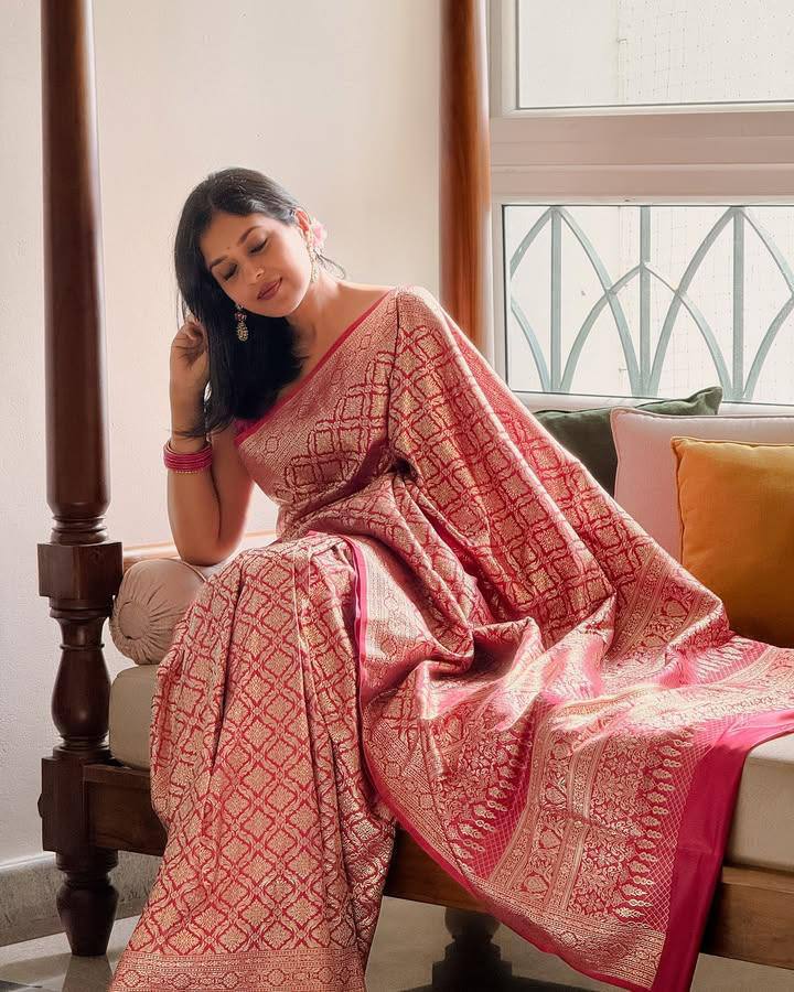 Comfort Luxe Organic Banarasi Lichi Silk Wedding Saree