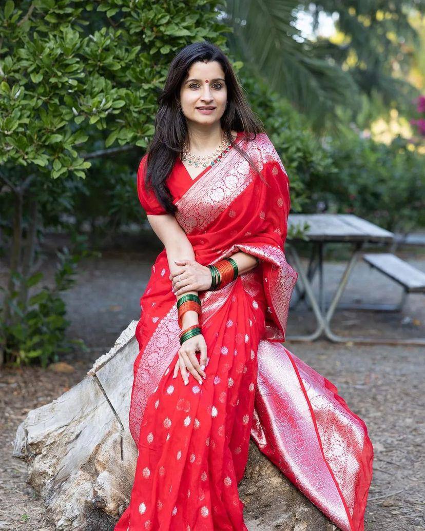 Modern Saree Crafted in Lilan Slub Soft Cotton with Rich Woven Blouse