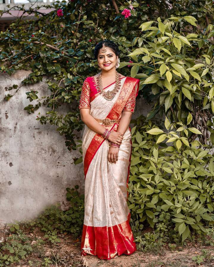 Rich Look Organic Banarasi Lichi Silk Wedding Saree